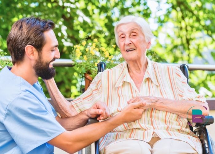 Family meeting with senior living advisor to discuss care options