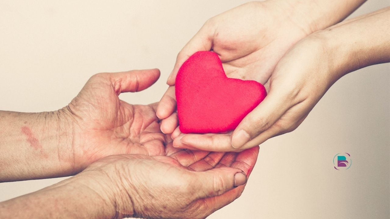 Family meeting with advisor to discuss senior living options